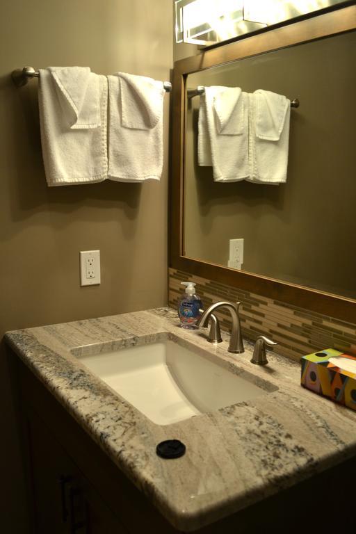 Radium Elk Park B & B レイディアム・ホット・スプリングス 部屋 写真